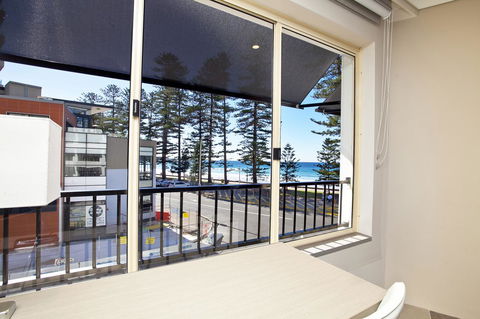 Manly Paradise Motel & Apartments - New Castle Holiday 10