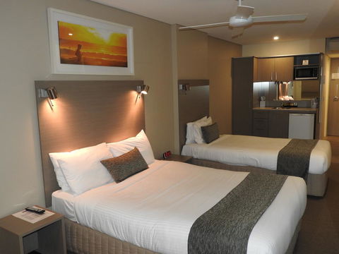 Manly Paradise Motel & Apartments - New Castle Holiday 1