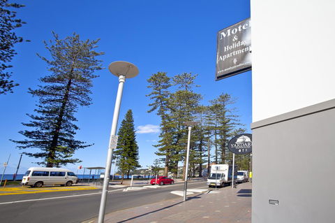 Manly Paradise Motel & Apartments - New Castle Holiday 18