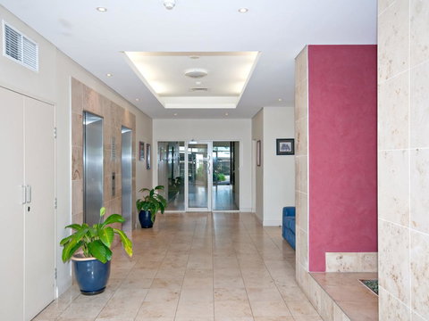 Messines Street, Breakwater Apartment, 104 - New Castle Holiday 14