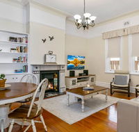 Oversized 2 Bedroom Manly Beach House - New Castle Holiday