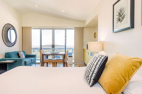 The Observatory Self Contained Apartments - New Castle Holiday 13