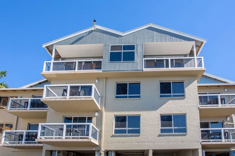The Observatory Self Contained Apartments - New Castle Holiday 17