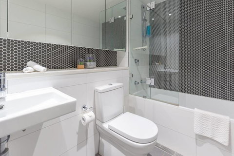 Two Bedders Apartment With Stunning Water View - New Castle Holiday 1