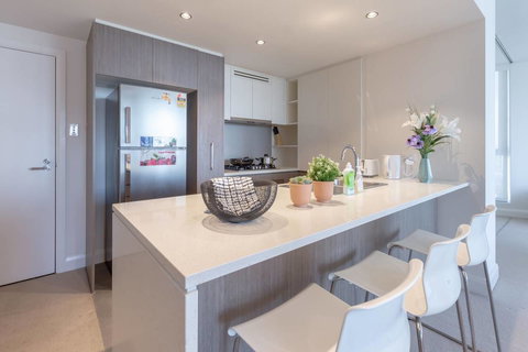 Two Bedders Apartment With Stunning Water View - New Castle Holiday 16