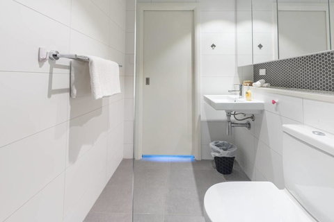 Two Bedders Apartment With Stunning Water View - New Castle Holiday 12