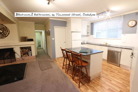 Full Circle Apartments - New Castle Holiday 16