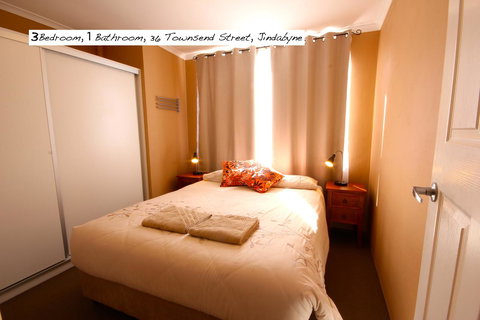 Full Circle Apartments - New Castle Holiday 21