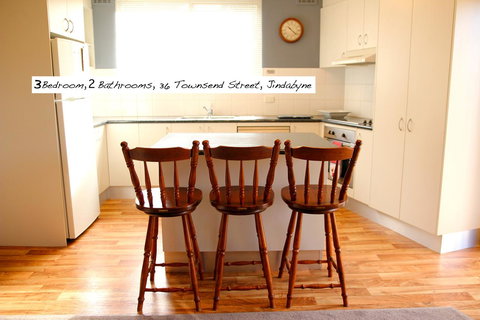 Full Circle Apartments - New Castle Holiday 15