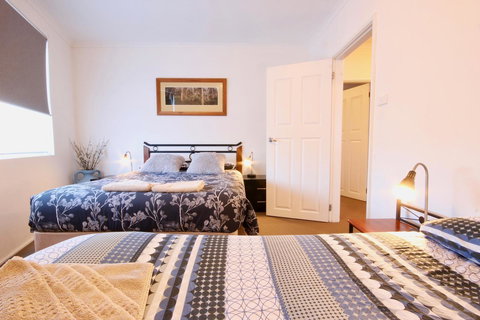 Full Circle Apartments - New Castle Holiday 5