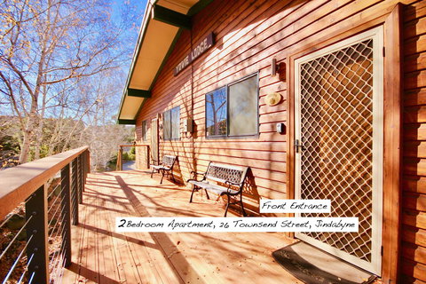 Full Circle Apartments - New Castle Holiday 25