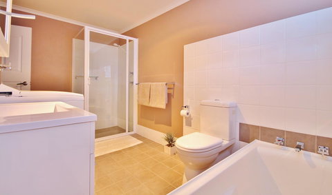 Full Circle Apartments - New Castle Holiday 20