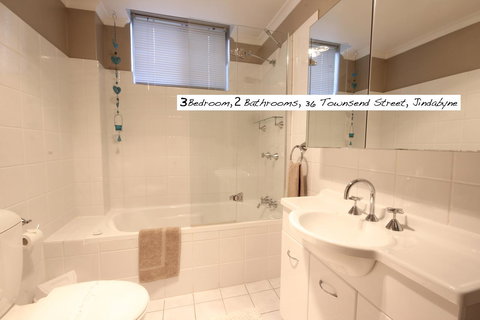 Full Circle Apartments - New Castle Holiday 13