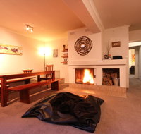 Full Circle Apartments - New Castle Holiday