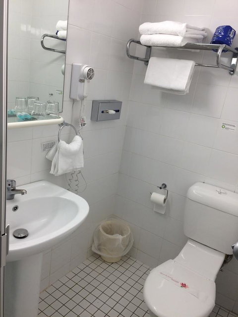 Edgecliff Lodge Motel - New Castle Holiday 12