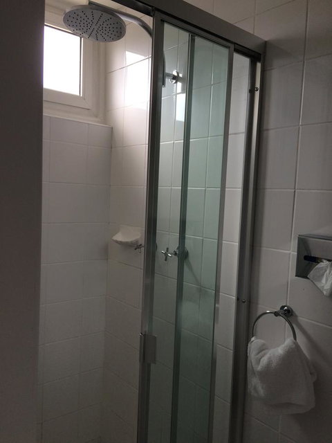 Edgecliff Lodge Motel - New Castle Holiday 13