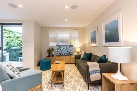 Nobbs Â· Executive 2 Storey Sydney Apartment With Pool - New Castle Holiday 0