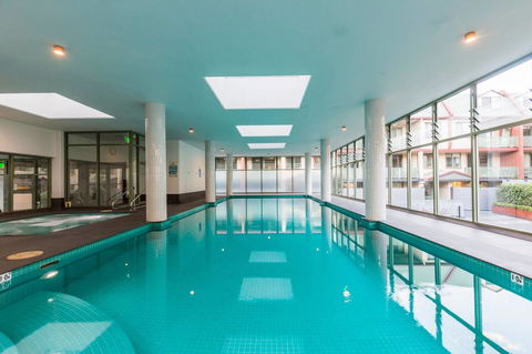 Nobbs Â· Executive 2 Storey Sydney Apartment With Pool - New Castle Holiday 12