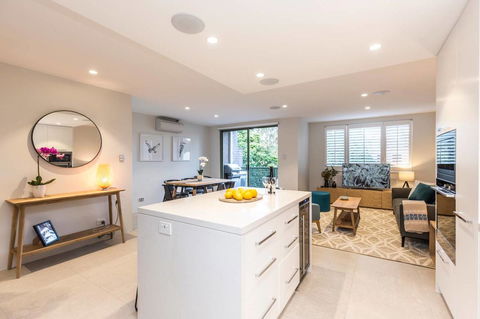Nobbs Â· Executive 2 Storey Sydney Apartment With Pool - New Castle Holiday 2