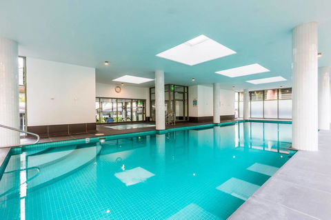 Nobbs Â· Executive 2 Storey Sydney Apartment With Pool - New Castle Holiday 13