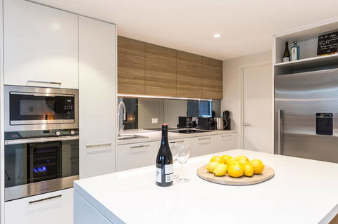 Nobbs Â· Executive 2 Storey Sydney Apartment With Pool - New Castle Holiday 3