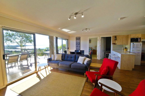 Coastwatch, 26 Comara Terrace - New Castle Holiday 4