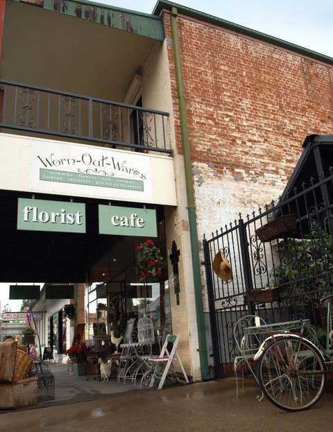 Quest Singleton - New Castle Holiday 9