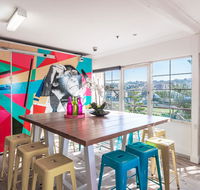 Mad Monkey Coogee Beach - New Castle Holiday