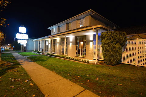 Winning Post Motor Inn - New Castle Holiday 13