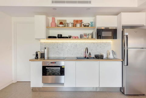 Scandi Beach Apartment - New Castle Holiday 13