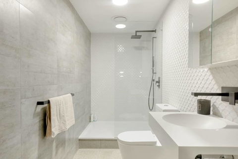 Scandi Beach Apartment - New Castle Holiday 4