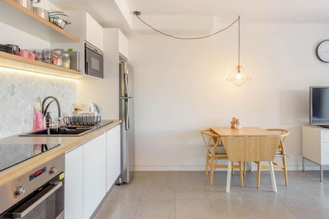Scandi Beach Apartment - New Castle Holiday 11