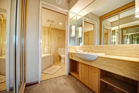 Charlesworth Bay Beach Resort - New Castle Holiday 18