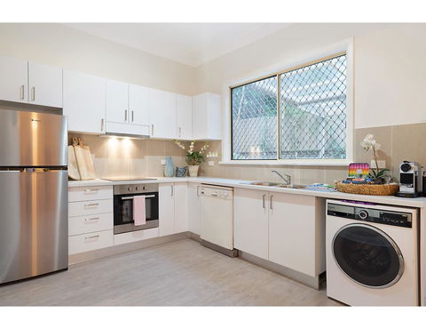 Huge Garden Apartment In The Heart Of Bondi Beach - New Castle Holiday 25