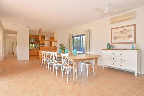 JE Guesthouse, Central To All The Hunter Valley Has To Offer - New Castle Holiday 7