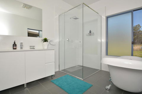 JE Guesthouse, Central To All The Hunter Valley Has To Offer - New Castle Holiday 27