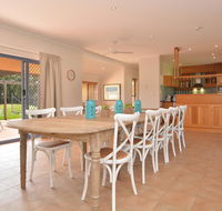 James Estate Guesthouse - New Castle Holiday