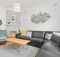 Seaspray - Manly beach apartment close to the sand - New Castle Holiday