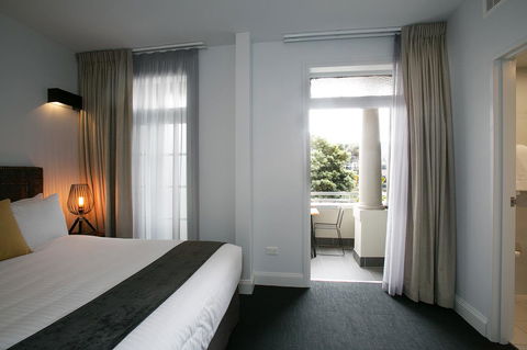 The Lucky Hotel - New Castle Holiday 25