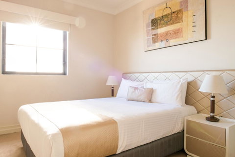 Seasons Harbour Plaza - New Castle Holiday 6