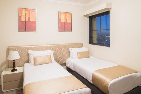 Seasons Harbour Plaza - New Castle Holiday 5