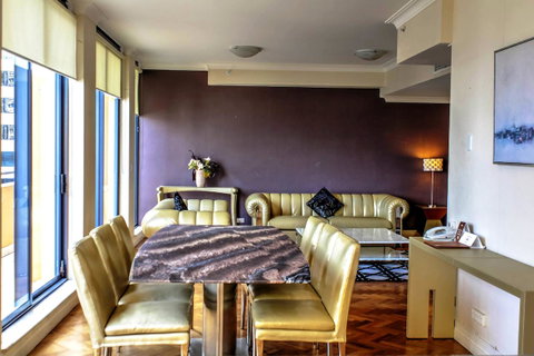 Seasons Harbour Plaza - New Castle Holiday 34