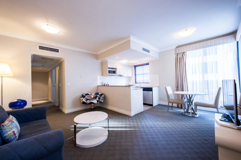 Seasons Harbour Plaza - New Castle Holiday 35