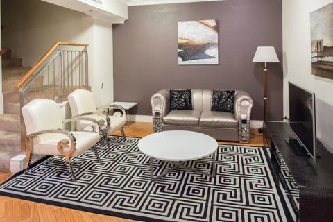 Seasons Harbour Plaza - New Castle Holiday 17
