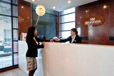 Seasons Harbour Plaza - New Castle Holiday 36