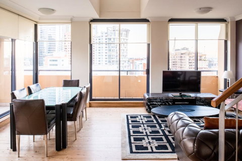 Seasons Harbour Plaza - New Castle Holiday 8