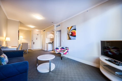 Seasons Harbour Plaza - New Castle Holiday 27