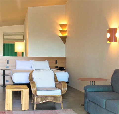 Beach Hotel Resort - New Castle Holiday 9