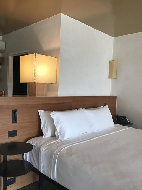 Beach Hotel Resort - New Castle Holiday 23