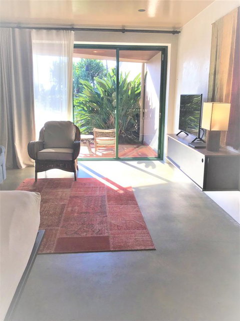 Beach Hotel Resort - New Castle Holiday 12